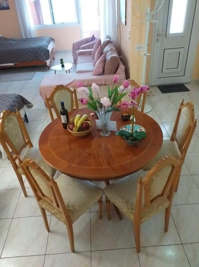 Mariza'S Apartment Kavala Bagian luar foto